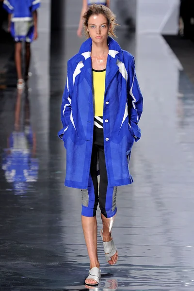 Look 25